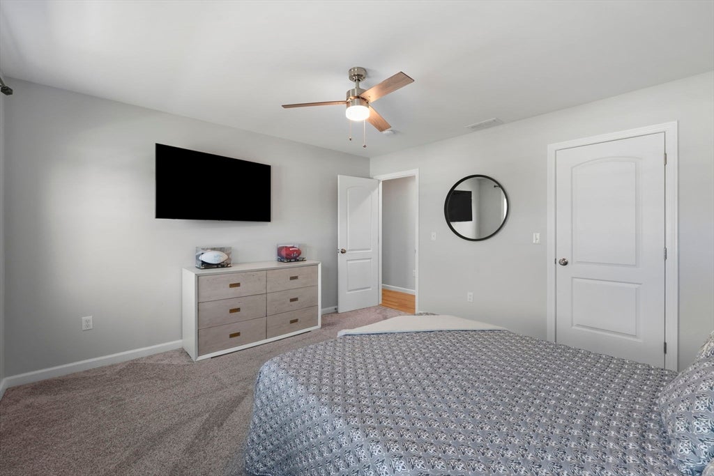 51 Elaine Cir, Springfield, MA Photo #15