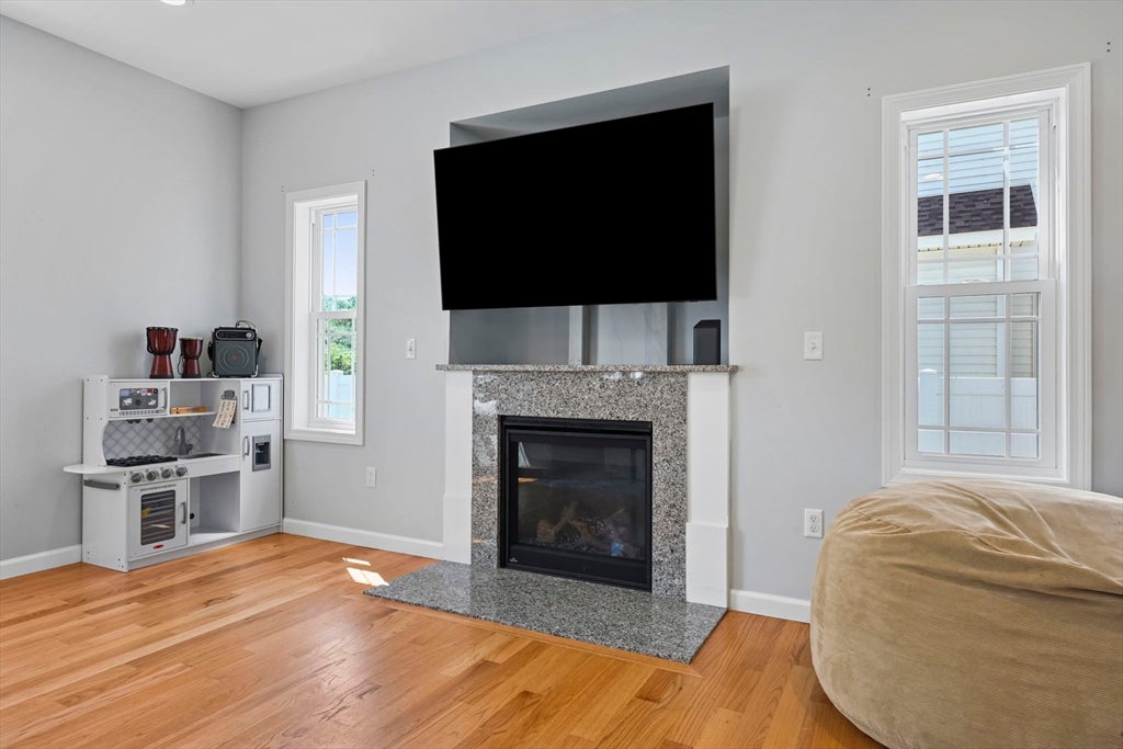 51 Elaine Cir, Springfield, MA Photo #29