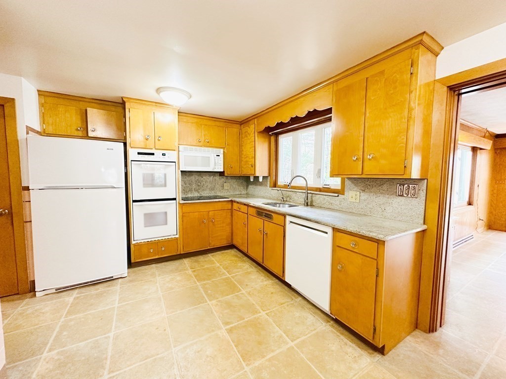5 Crest Dr W