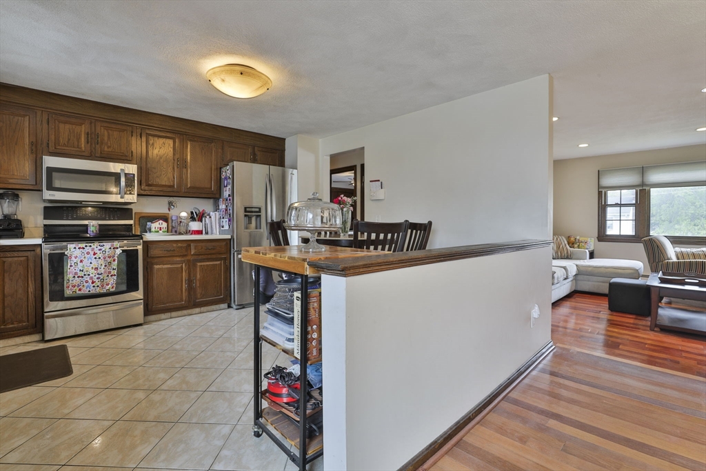 54 Walton Street, Wakefield, MA Photo #15