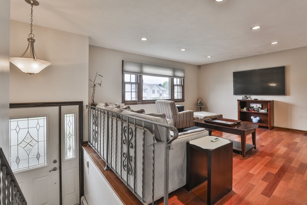 54 Walton Street, Wakefield, MA Photo #9
