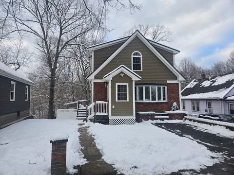 7 Central St Saugus MA 01906