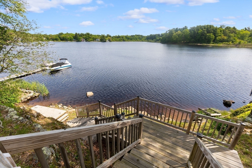 52 Lakeshore Dr