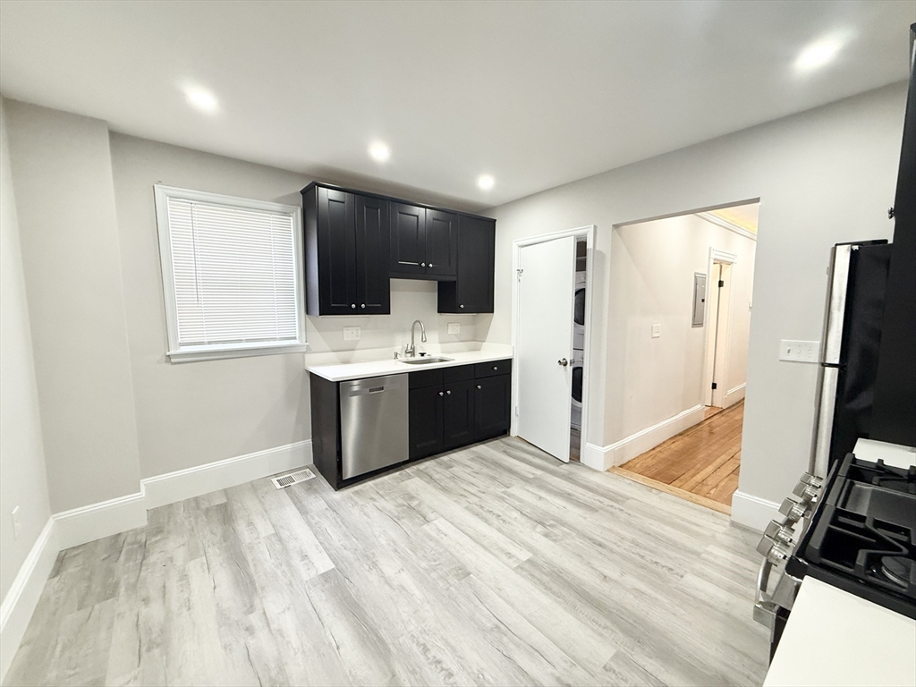 71 Saxton St 1