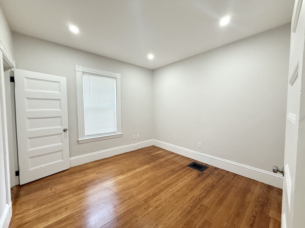 71 Saxton St 1