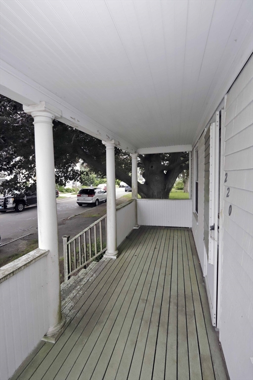 220 Aquidneck St