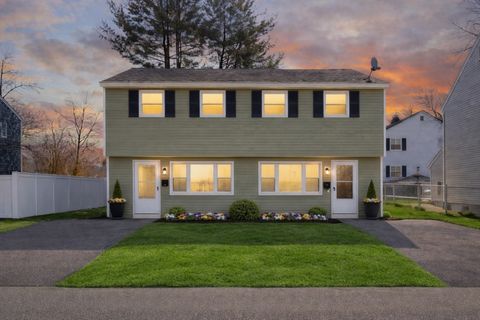 118-120 Everett Street Lawrence MA 01843