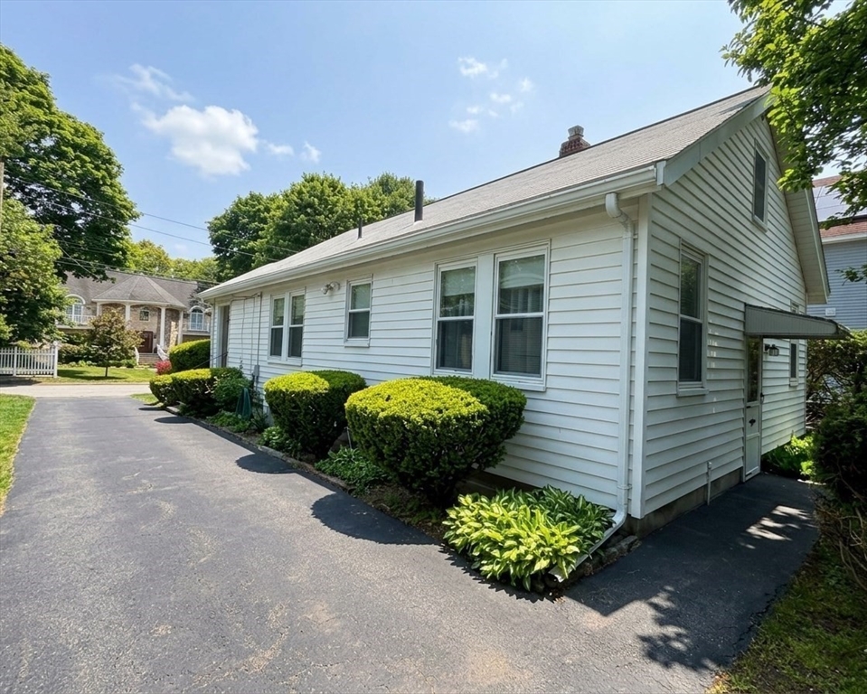 69 Charlemont St