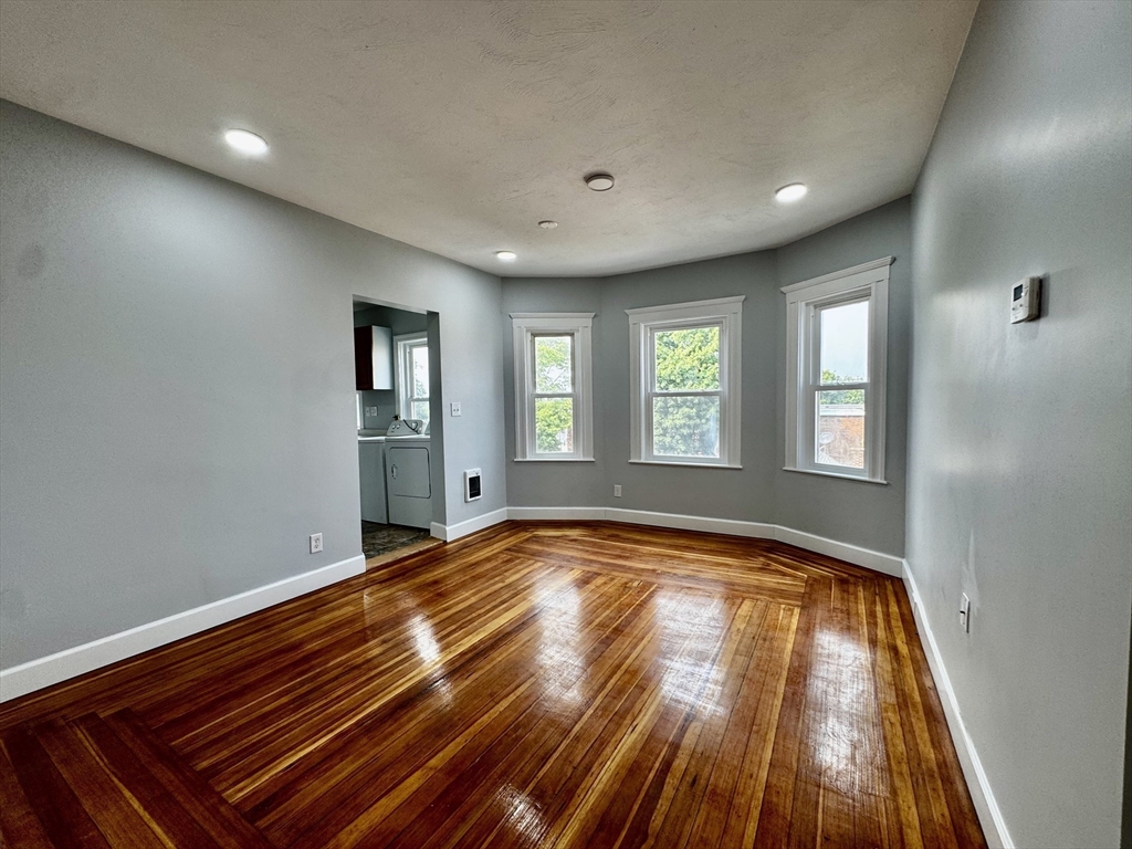228 Belmont St 3