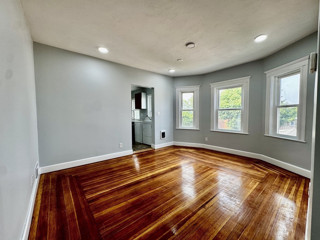 228 Belmont St 3
