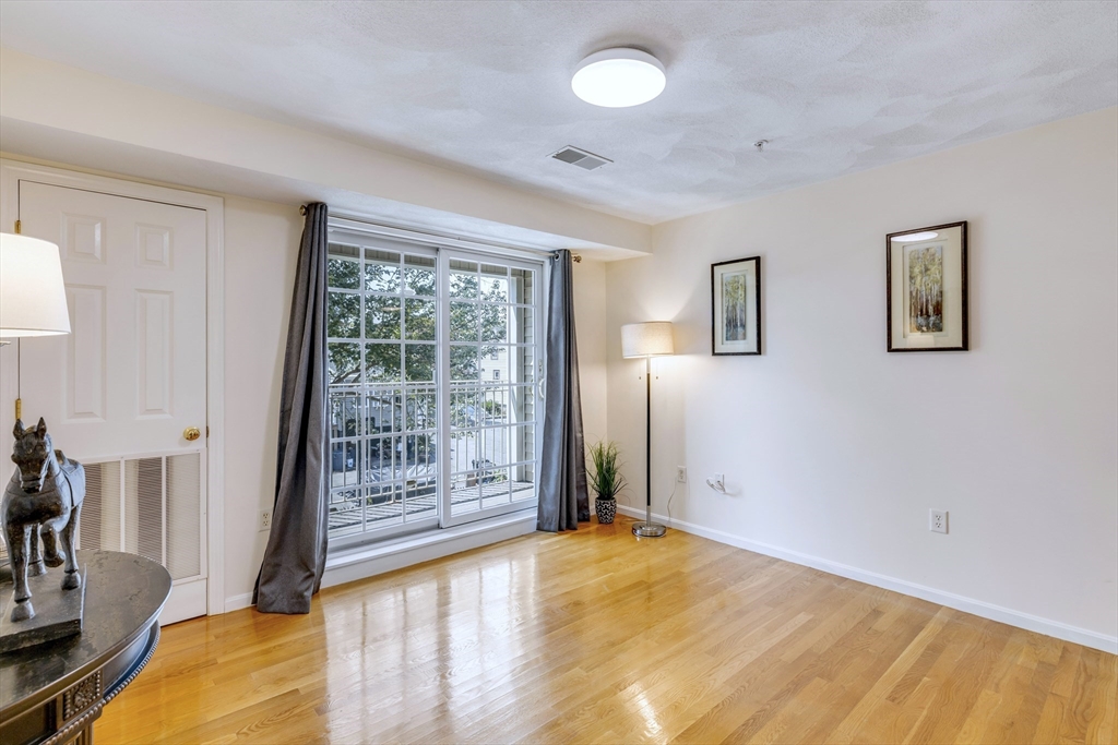 39 Broadway 208