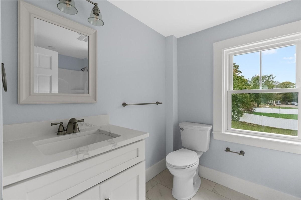 114 Hull St, Hingham, MA Photo #17