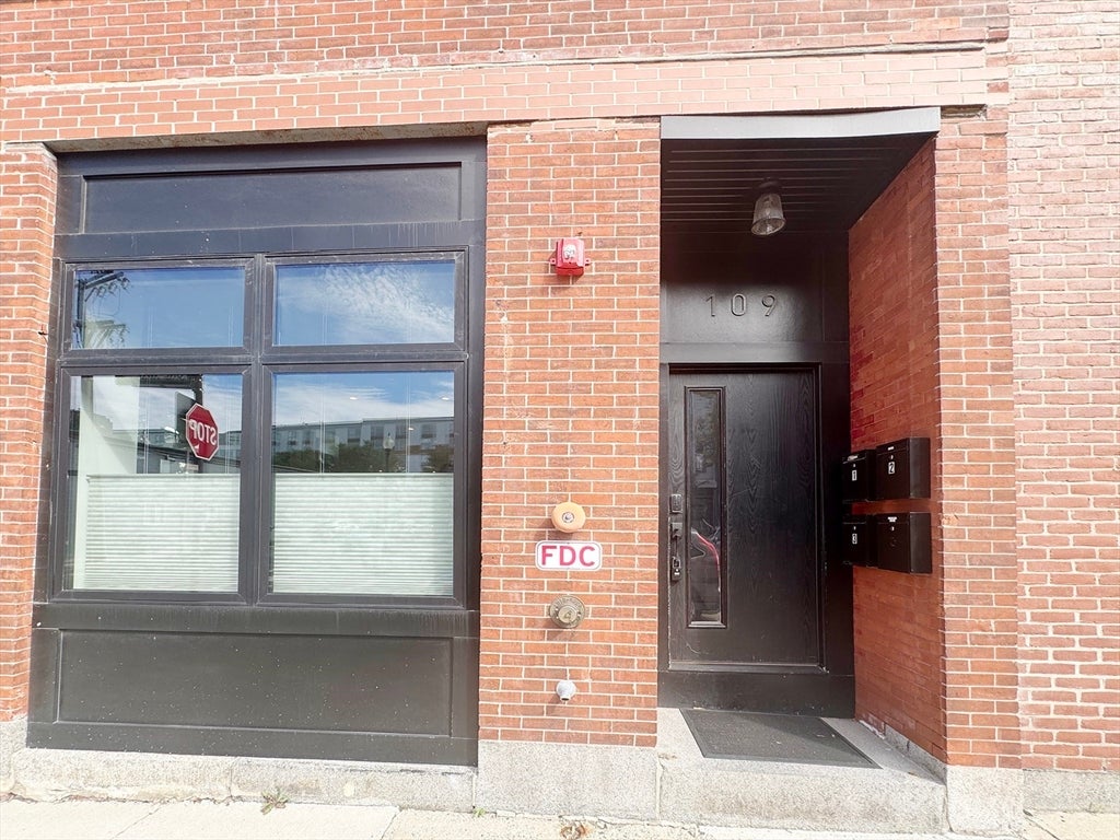 109 Liverpool Street #1, Boston, MA, 109 Liverpool Street #1, Boston, MA Photo #17
