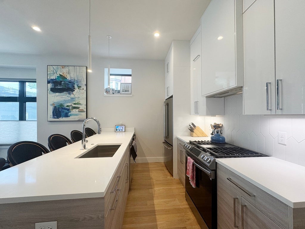 109 Liverpool Street #1, Boston, MA, 109 Liverpool Street #1, Boston, MA Photo #3