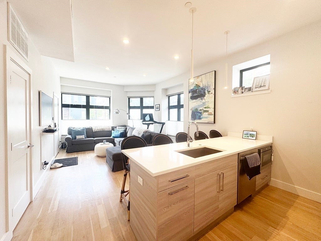 109 Liverpool Street #1, Boston, MA, 109 Liverpool Street #1, Boston, MA Photo #2