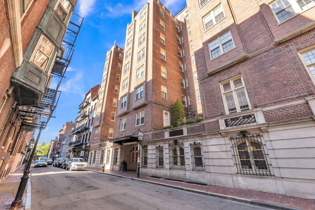 15 River Street 602