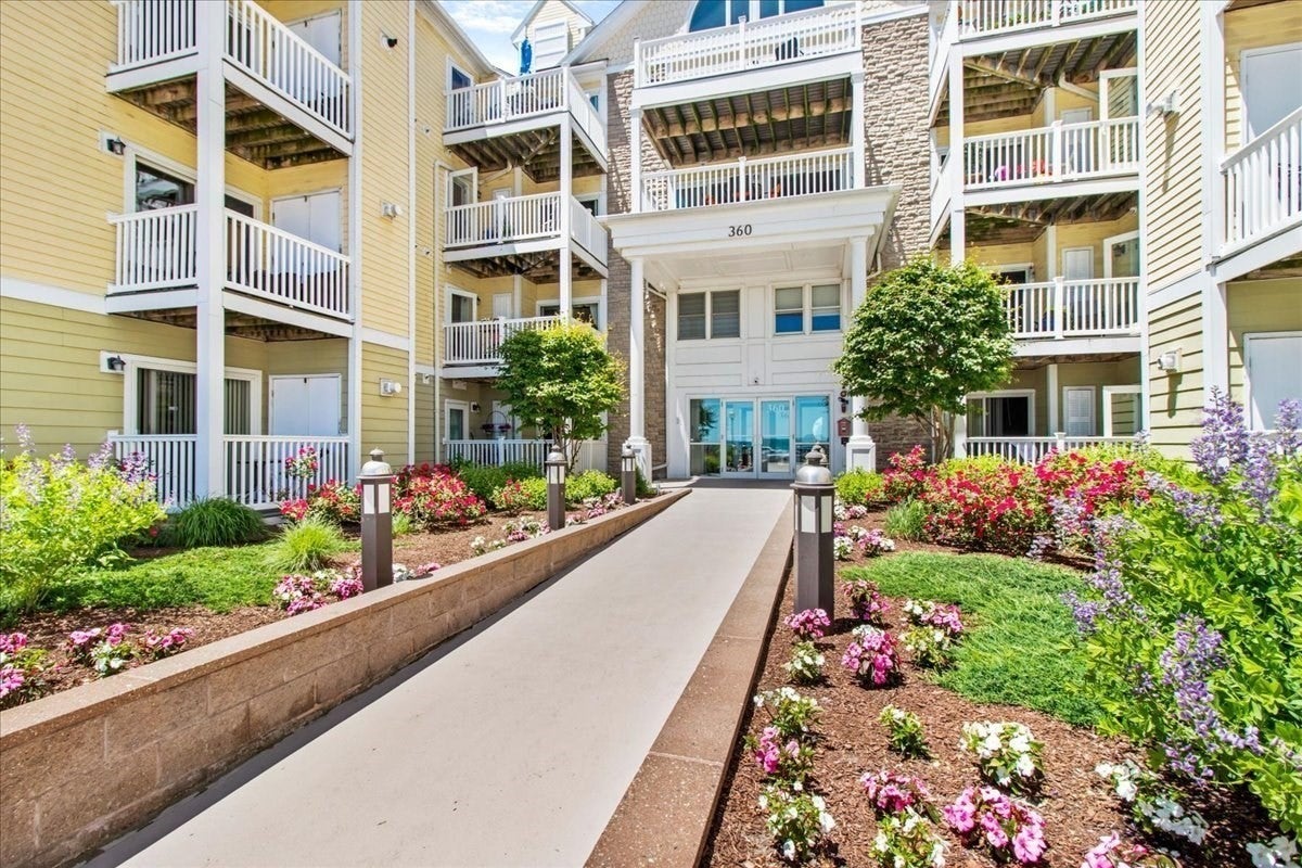 360 Revere Beach Blvd 204