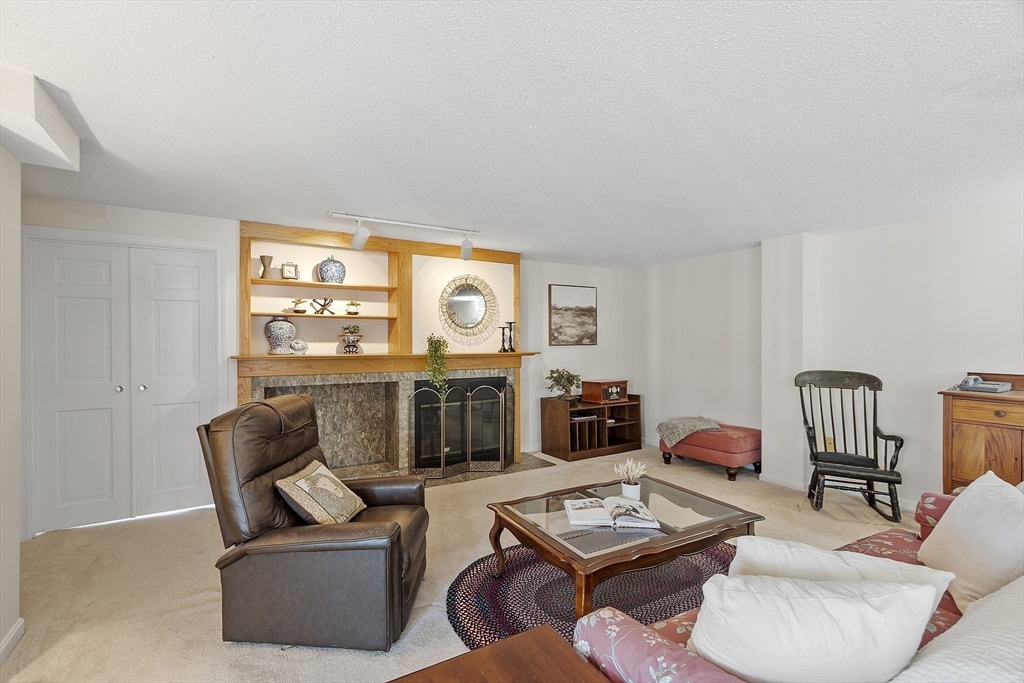 295 W. Wyoming Avenue 10C