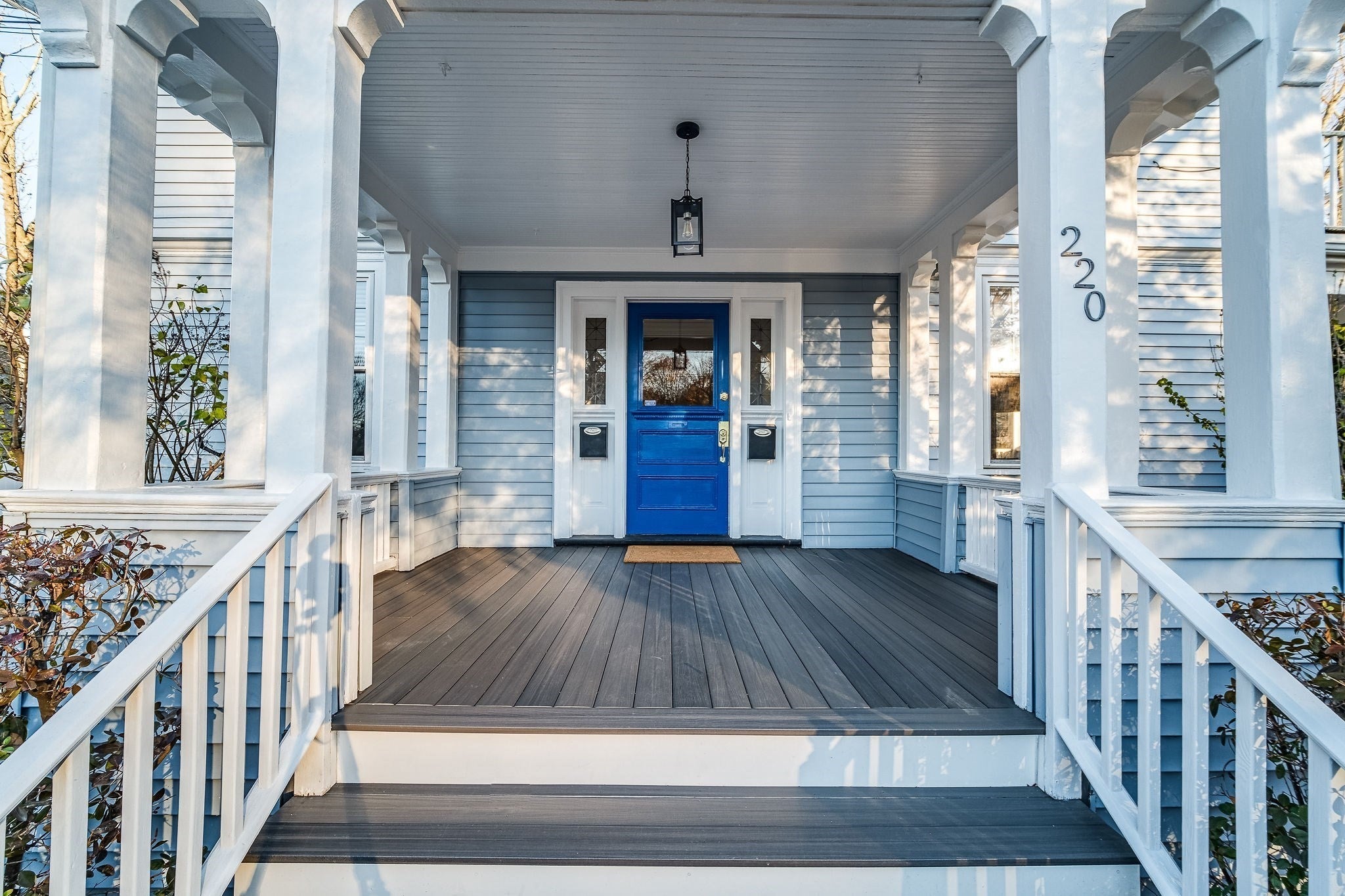 Click for 220 Lowell Ave #1, Newton, MA slideshow