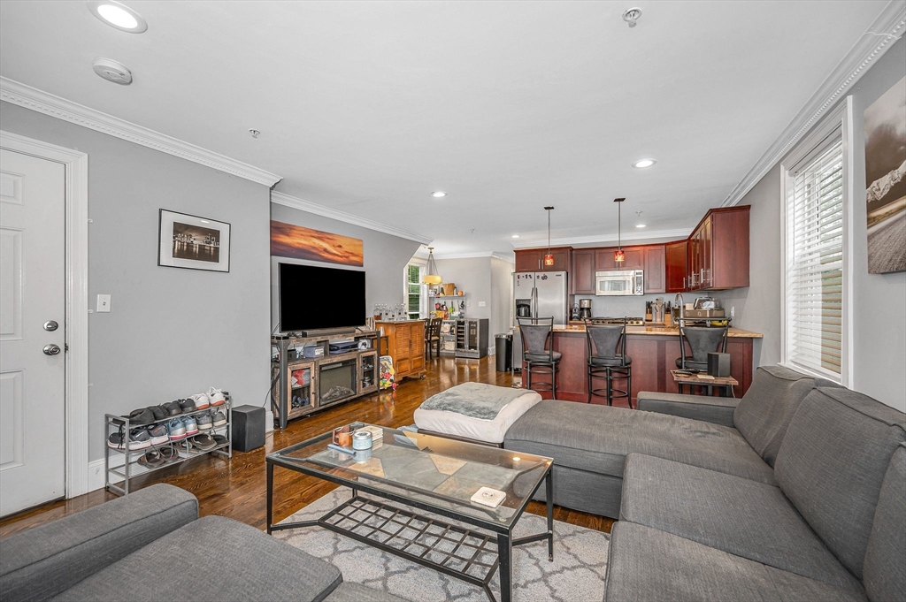 582 Freeport St 2