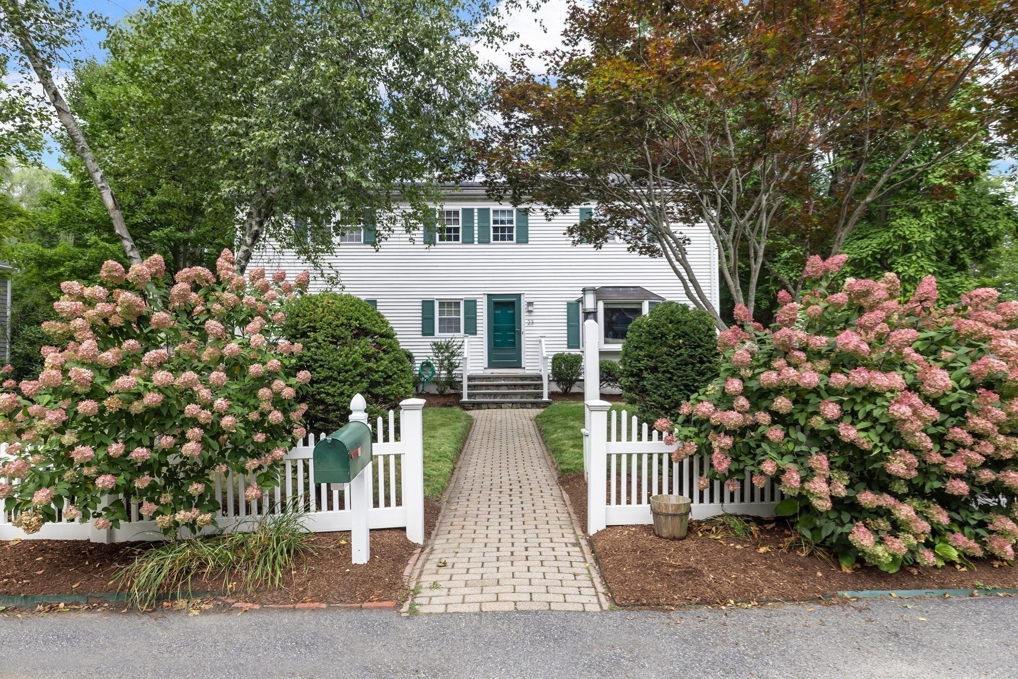 23 Leach Ln