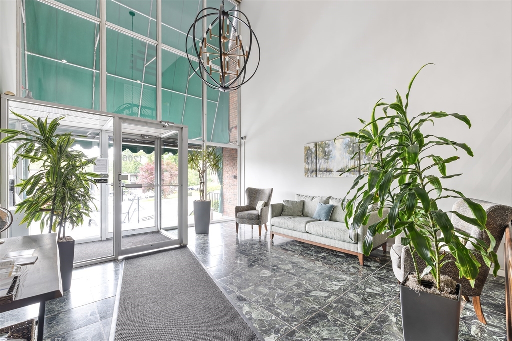 1206 Greendale Ave 230