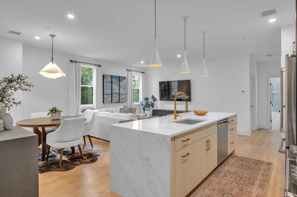 5245 Washington St 5