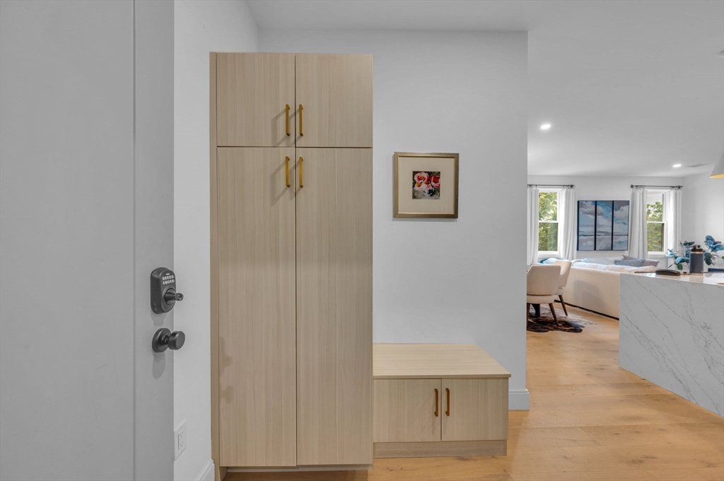 5245 Washington St 5