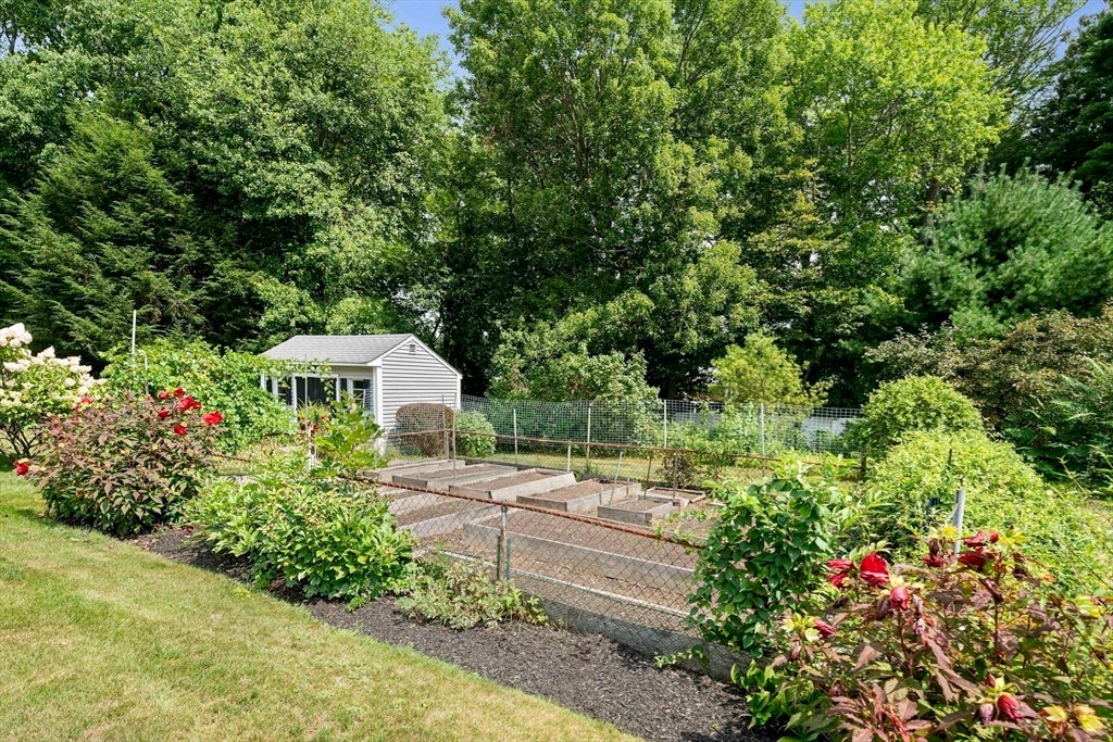 20 Worcester Dr, Norwood, MA, 20 Worcester Dr, Norwood, MA Photo #10