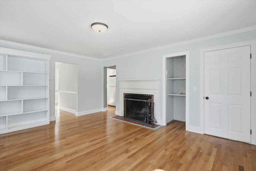 11 West Bradstreet Rd