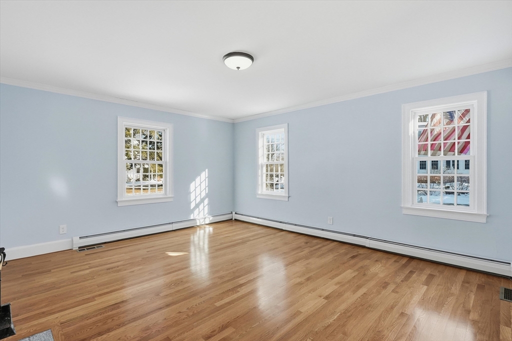 11 West Bradstreet Rd