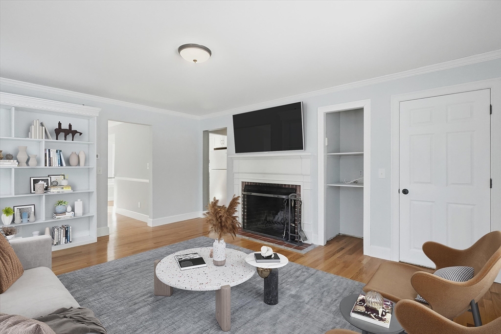 11 West Bradstreet Rd