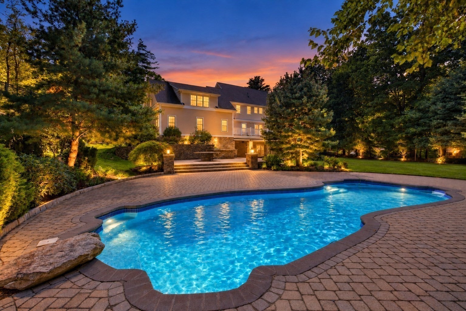 68 W Hill Ave