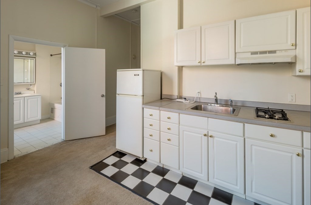301 Newbury 5