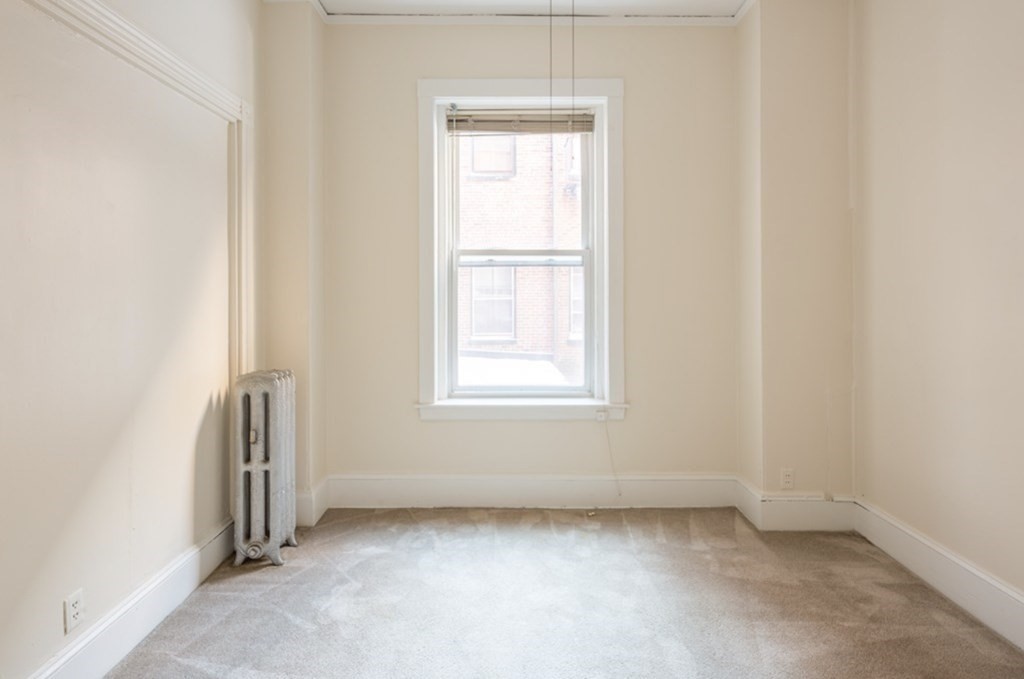 301 Newbury 5