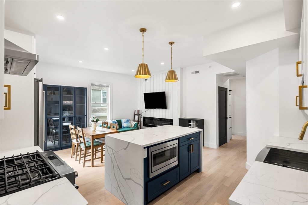 326 Main Street 6