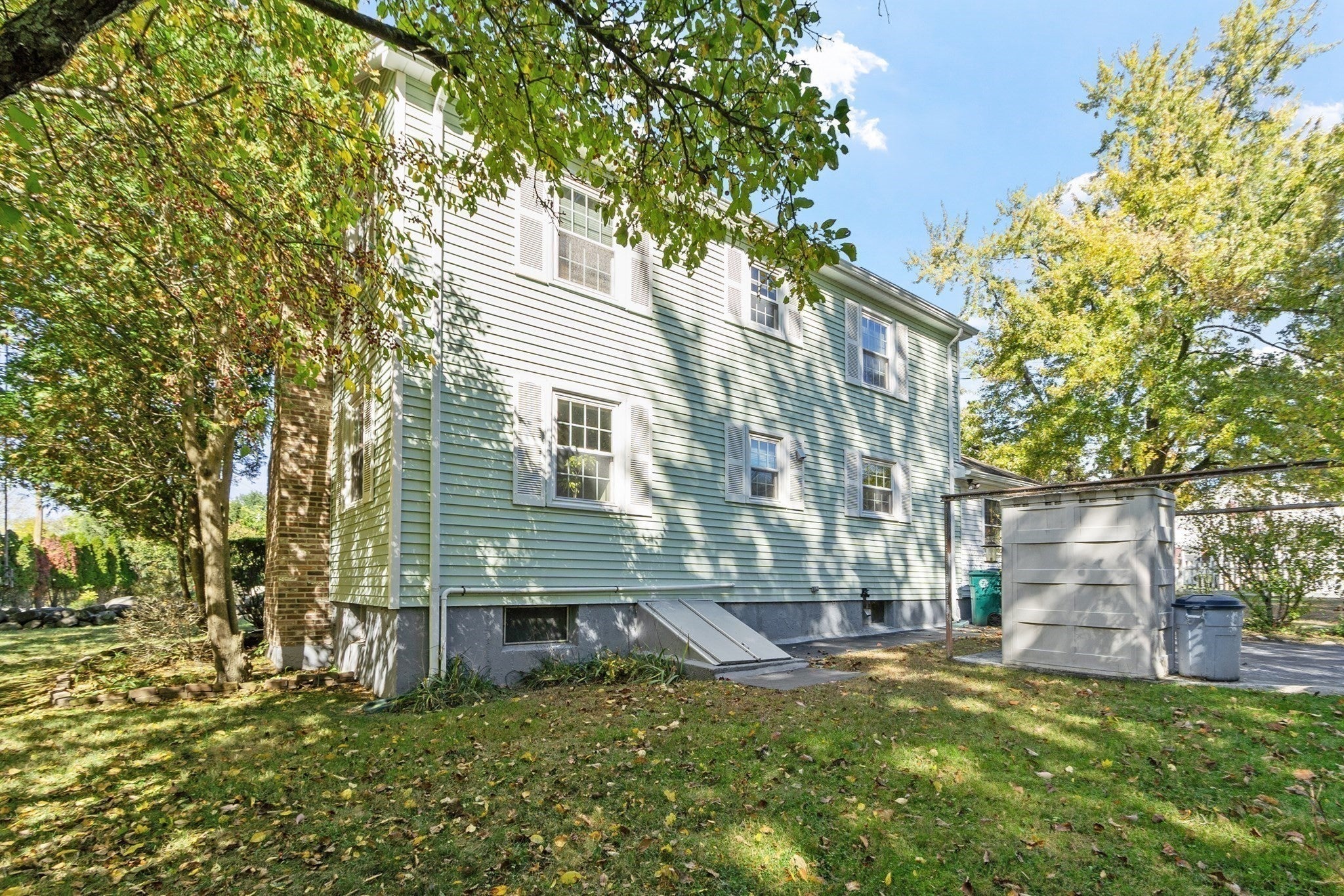 54 River St