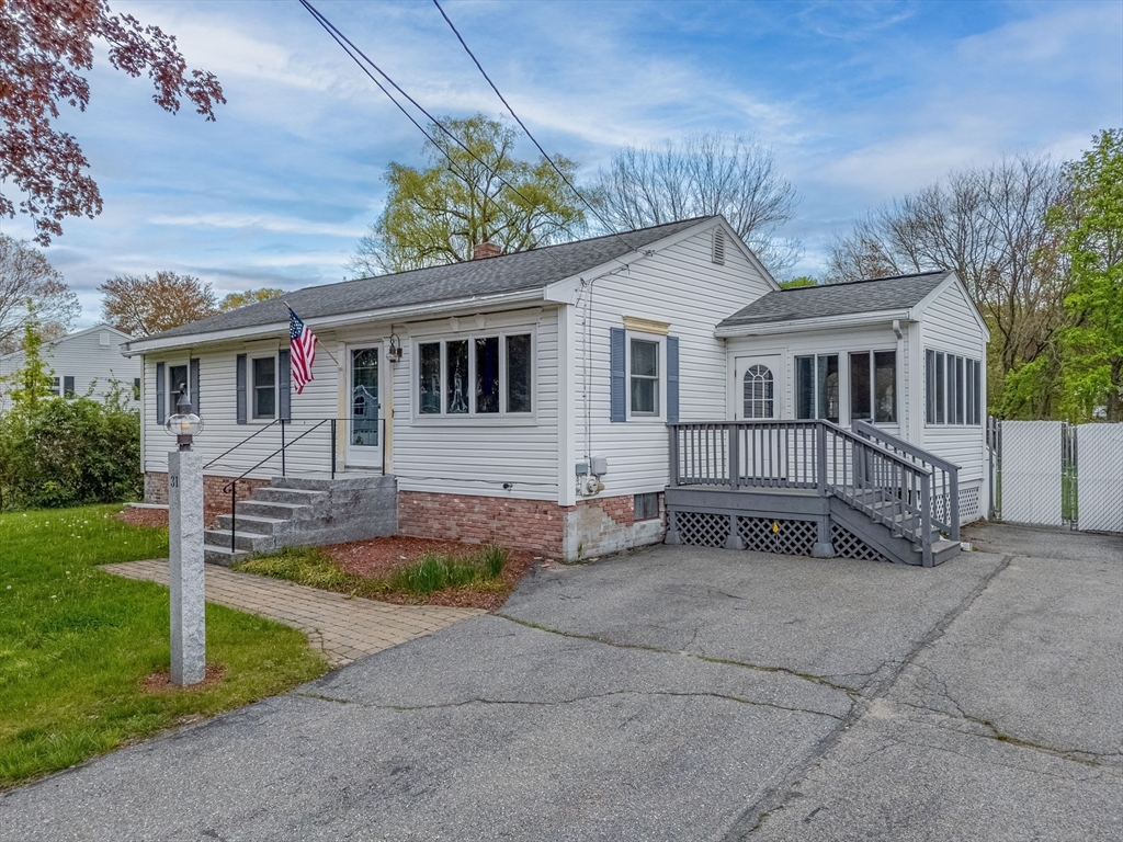 31 Raven Rd, Dracut, MA Photo #1