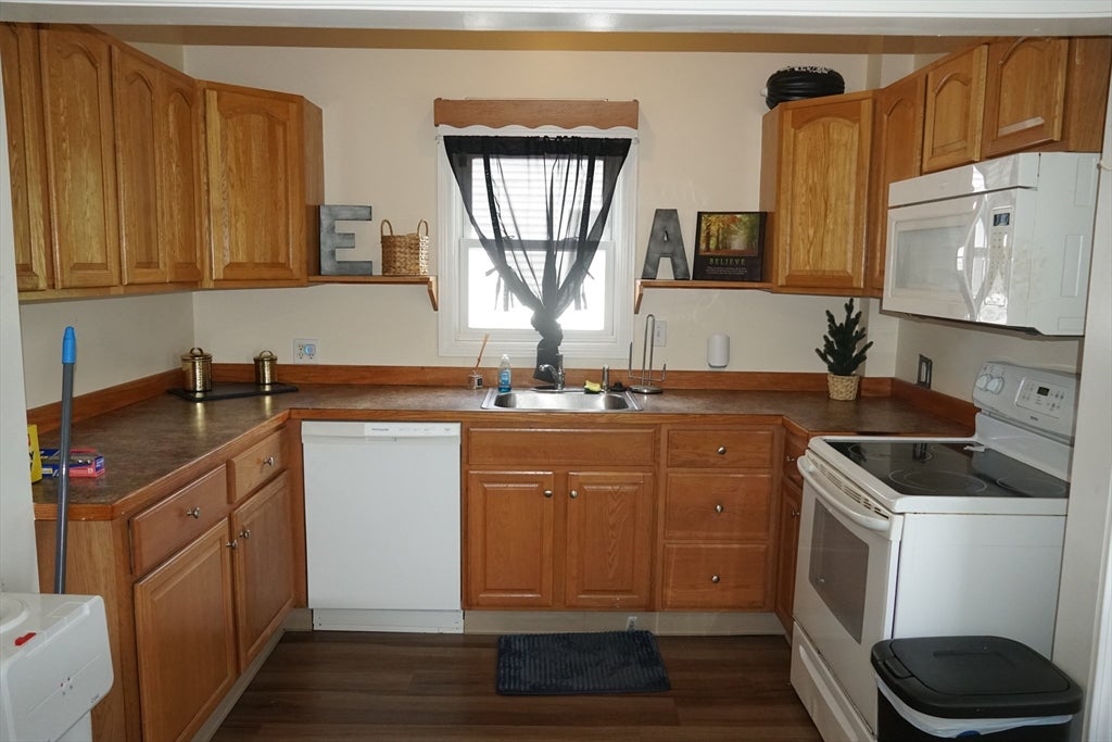 170 Middleboro Ave #2, Taunton, MA, 170 Middleboro Ave #2, Taunton, MA Photo #3