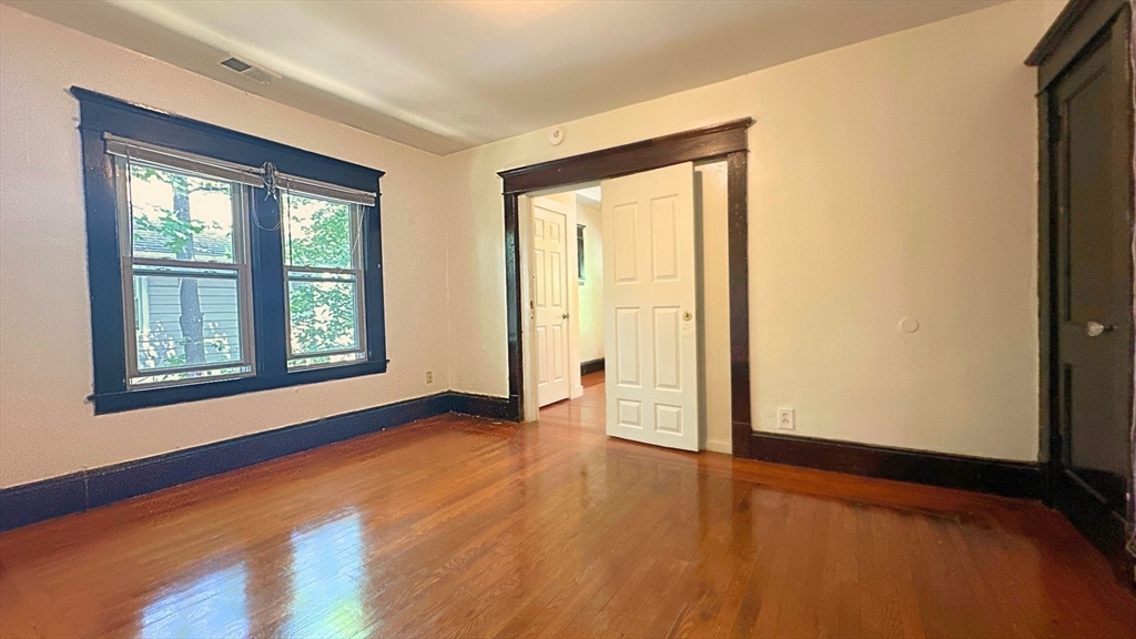 Springfield, Massachusetts 01108, United States, 3 Bedrooms Bedrooms, ,1 BathroomBathrooms,Residential,Active,179690