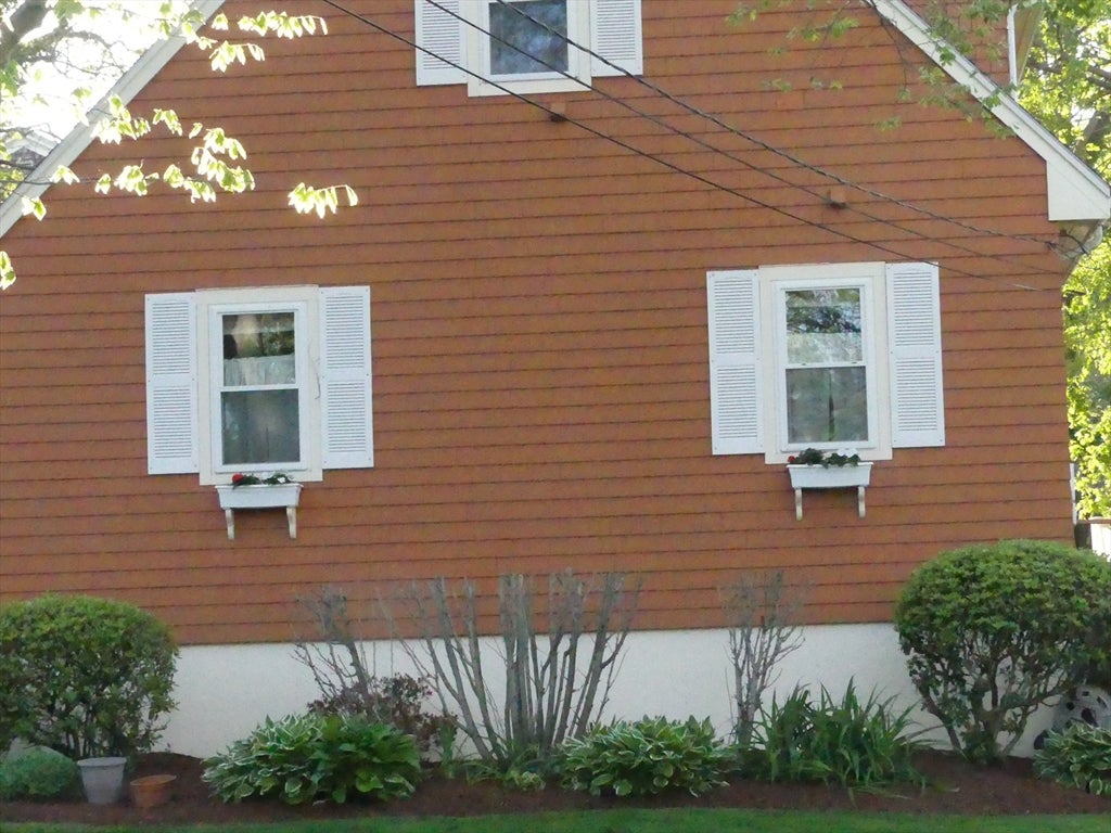 14 Lawrence St, Beverly, MA Photo #2