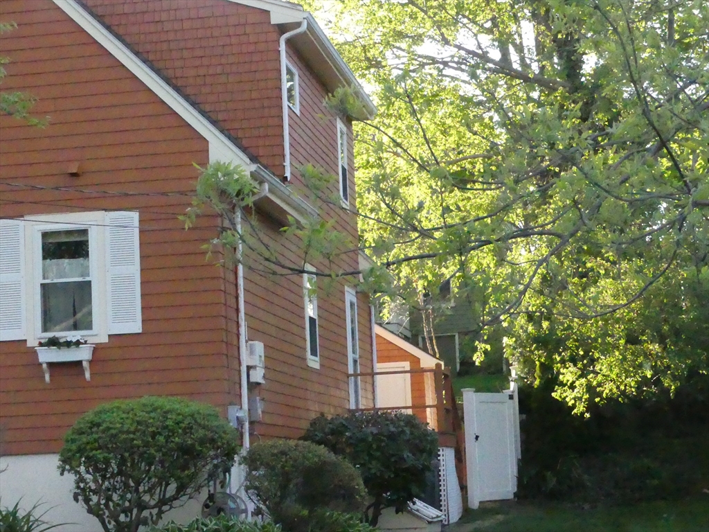 14 Lawrence St, Beverly, MA Photo #3