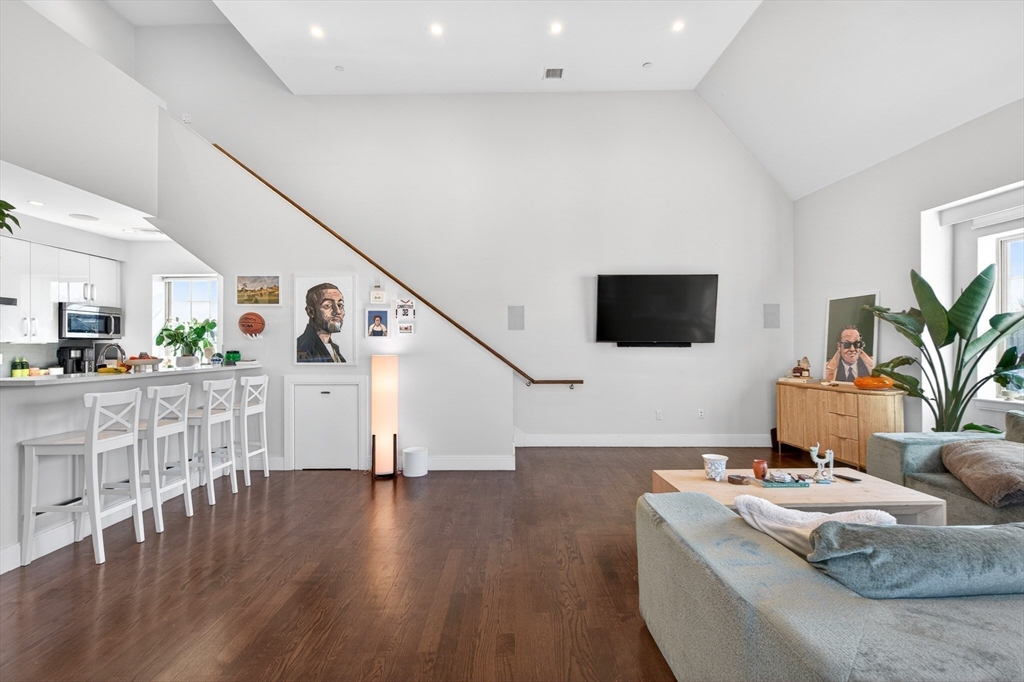 225 Dorchester St 15