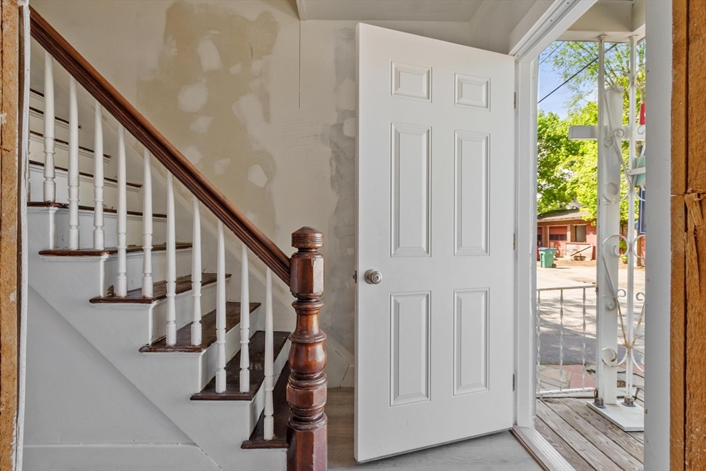 15 Redman Pl, Fitchburg, MA Photo #4