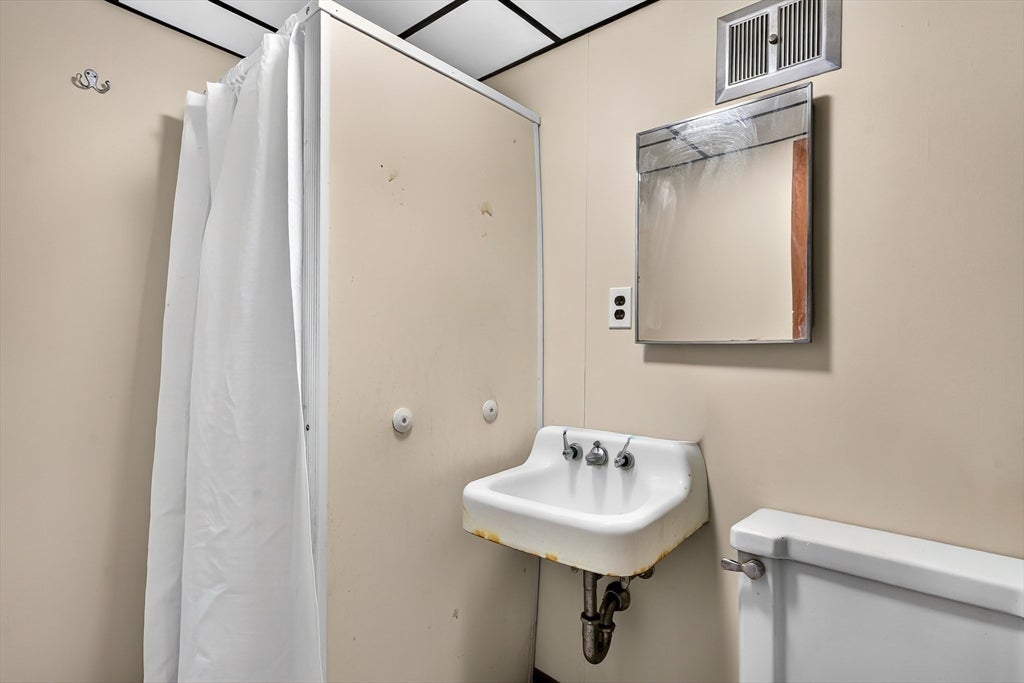 58 Oliver Street, Fitchburg, MA, 58 Oliver Street, Fitchburg, MA Photo #40