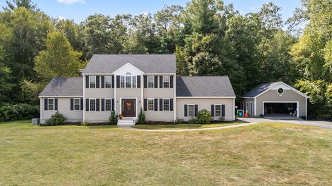 8 Virginia Ave Sutton MA 01590