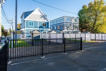 680 South East St, Holyoke, MA Photo #10