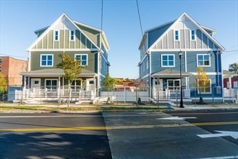 Photo of 680 South East St, Holyoke, MA