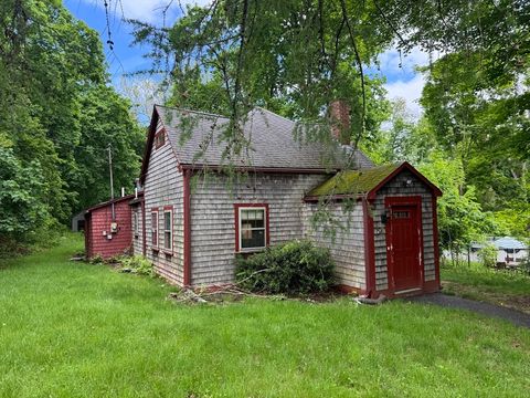 54 Plymouth St East Bridgewater MA 02333