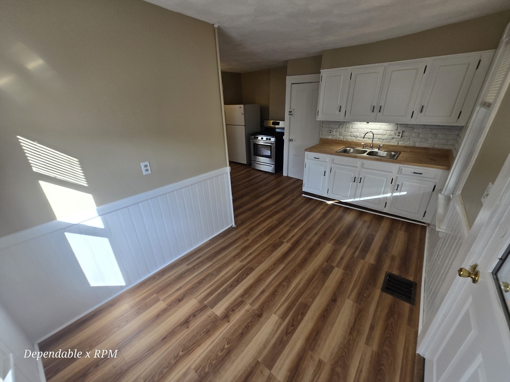 234 Nahantan St 1
